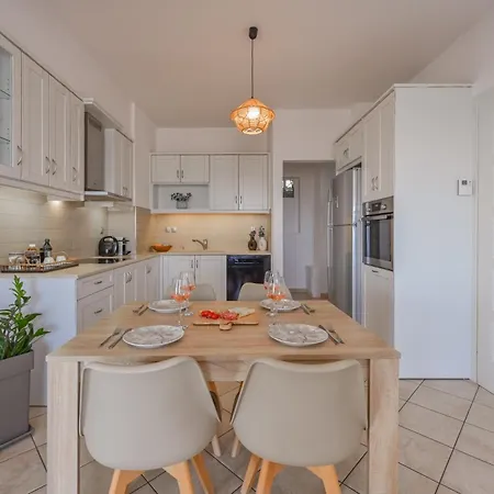 7days I Panoramic Sea View Apartmán *